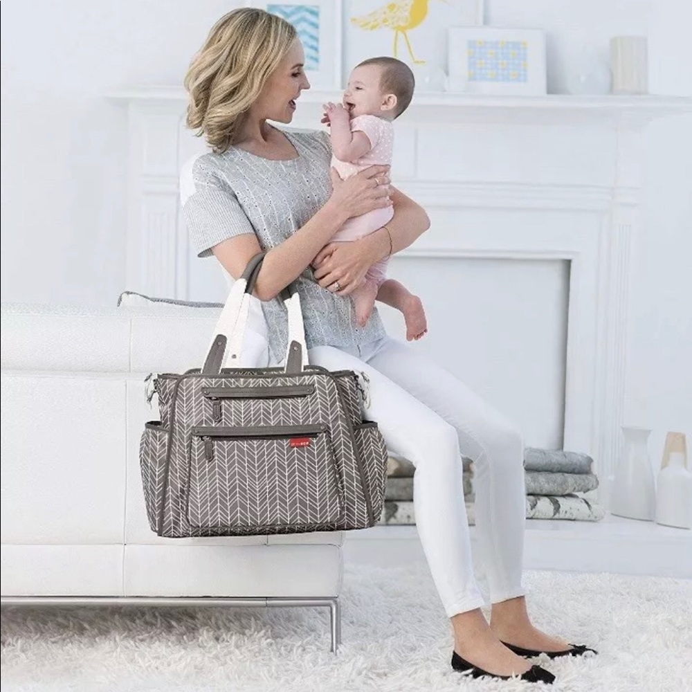 Skip hop grand central take it all diaper tote bag